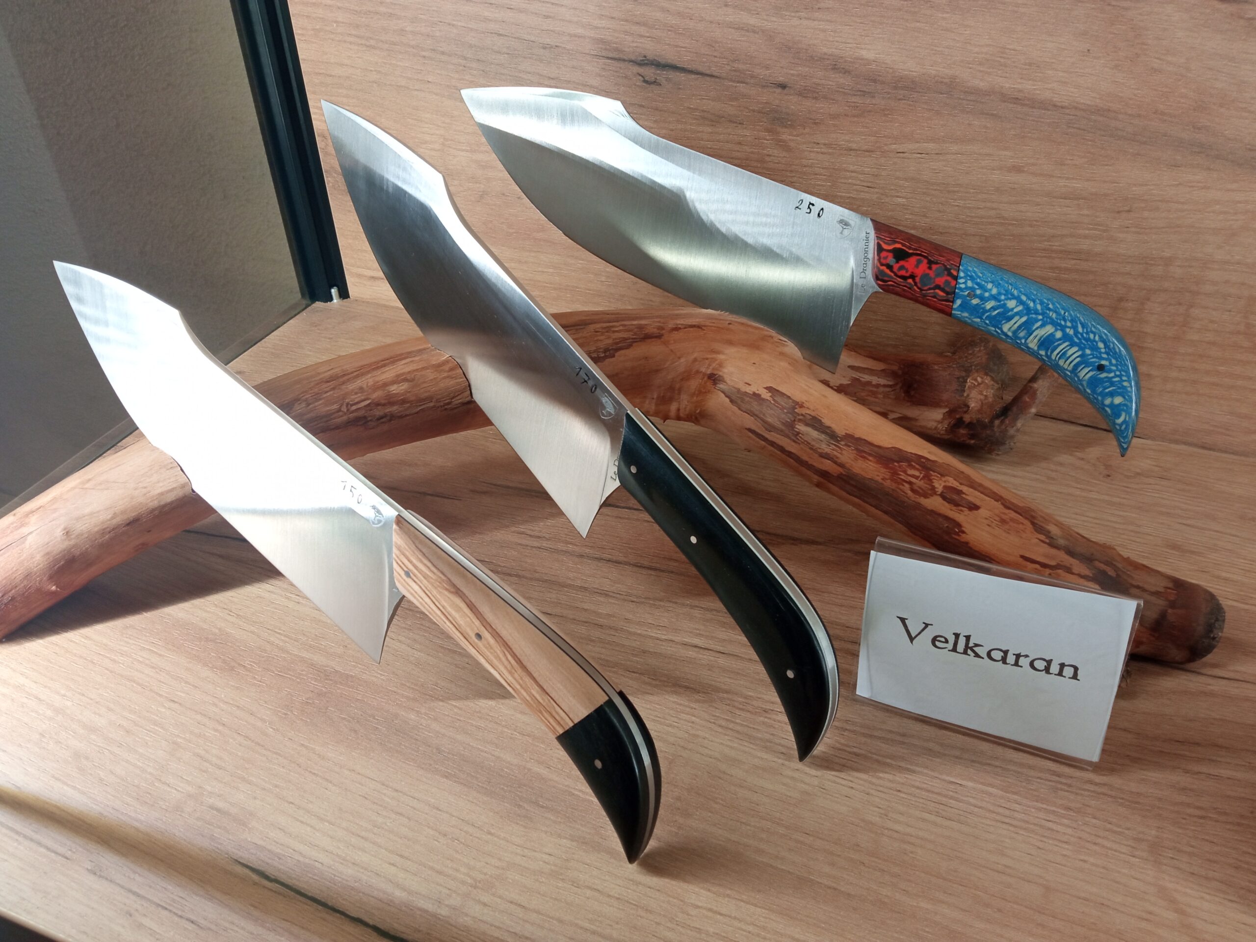 Couteaux de cuisine Velkaran en vitrine